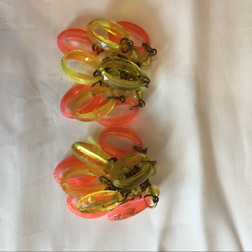VTG Beaded Neon Dangle Clip On Earrings - Picture 5 of 7